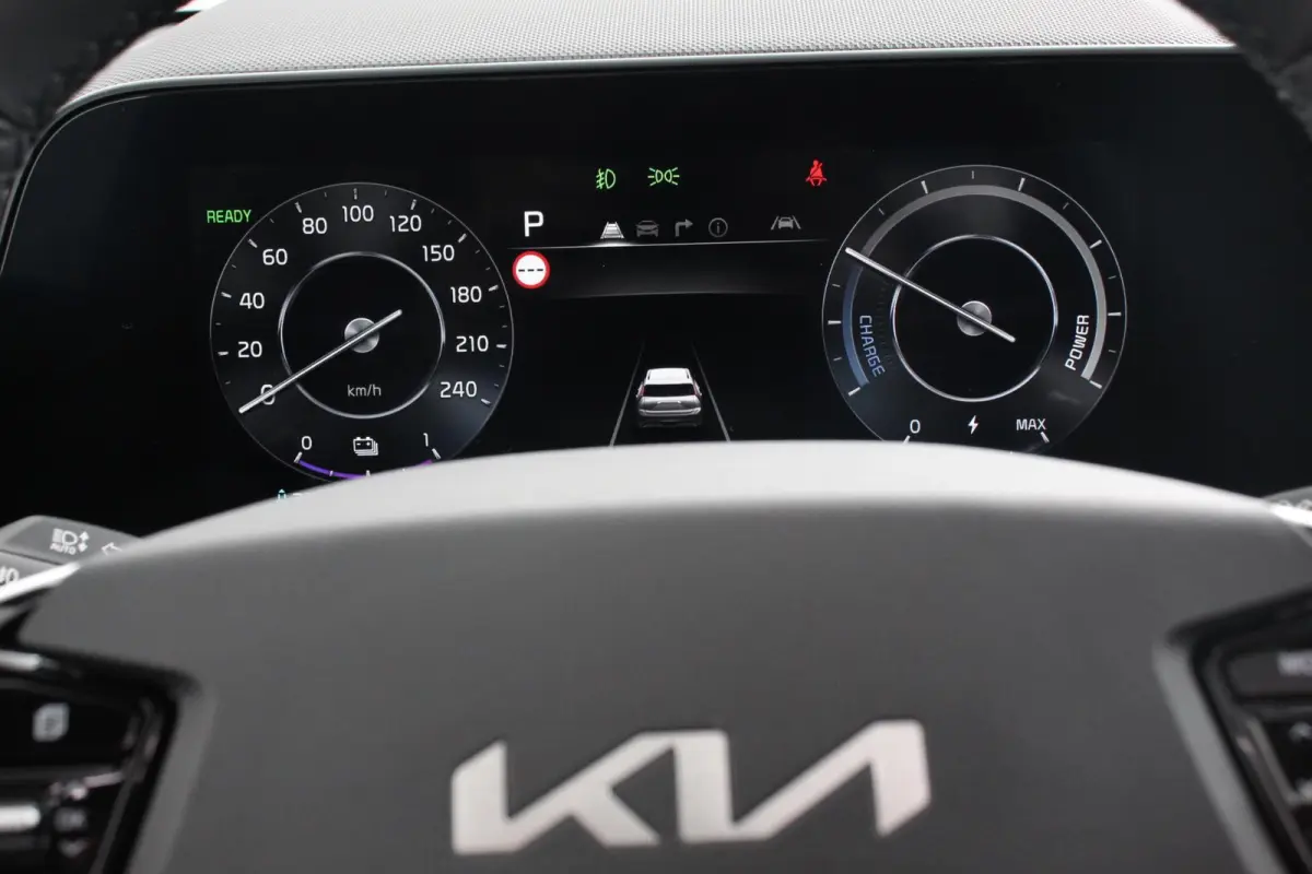 DynamicPlusLine 64.8 kWh Navigatie Half Leder Schuif-kantel dak Electrische bedienbare achterklep DAB Led Camera