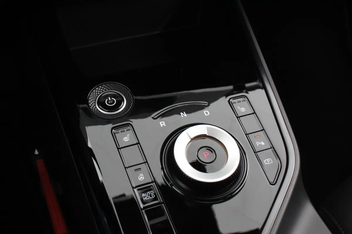 DynamicPlusLine 64.8 kWh Navigatie Half Leder Schuif-kantel dak Electrische bedienbare achterklep DAB Led Camera