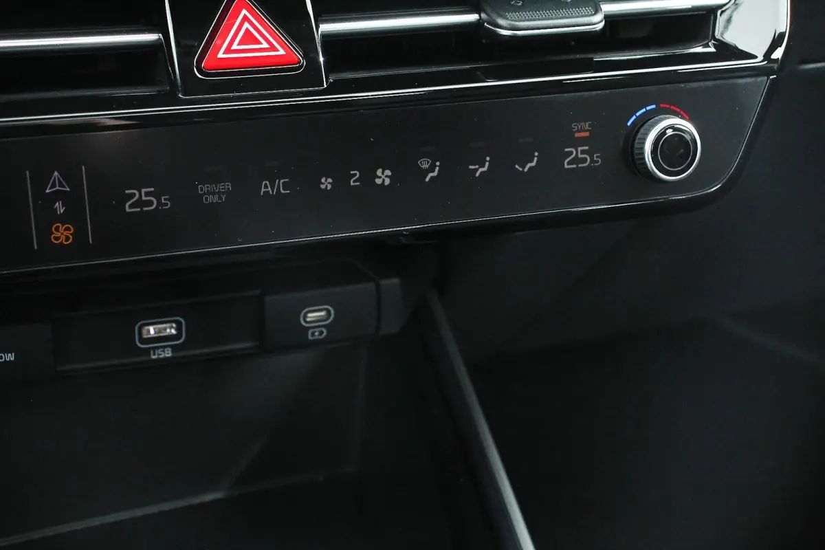 DynamicPlusLine 64.8 kWh Navigatie Half Leder Schuif-kantel dak Electrische bedienbare achterklep DAB Led Camera