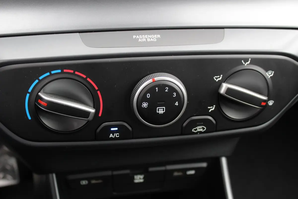 1.0 T-GDI Comfort / Navigatie middels Apple Carplay & Android Auto / Airco / Cruise Control / Lichtsensor / Lane Assist /