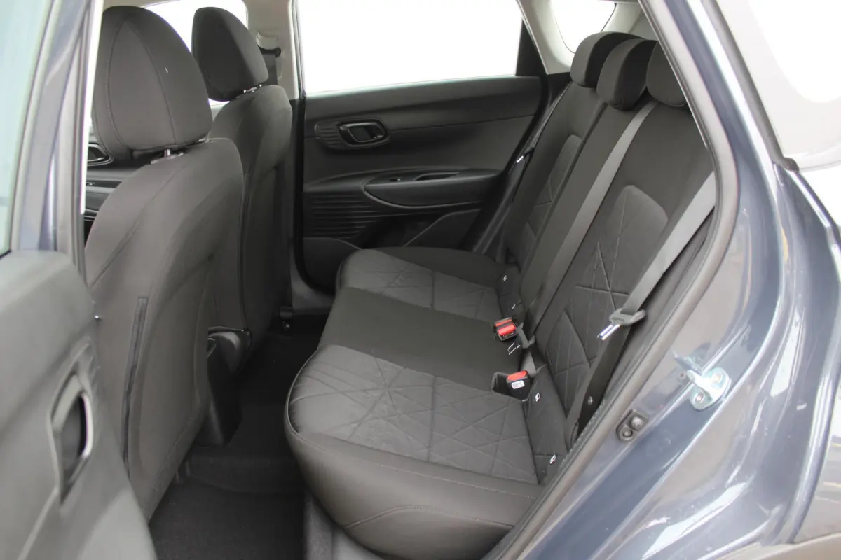 1.0 T-GDI Comfort / Navigatie middels Apple Carplay & Android Auto / Airco / Cruise Control / Lichtsensor / Lane Assist /