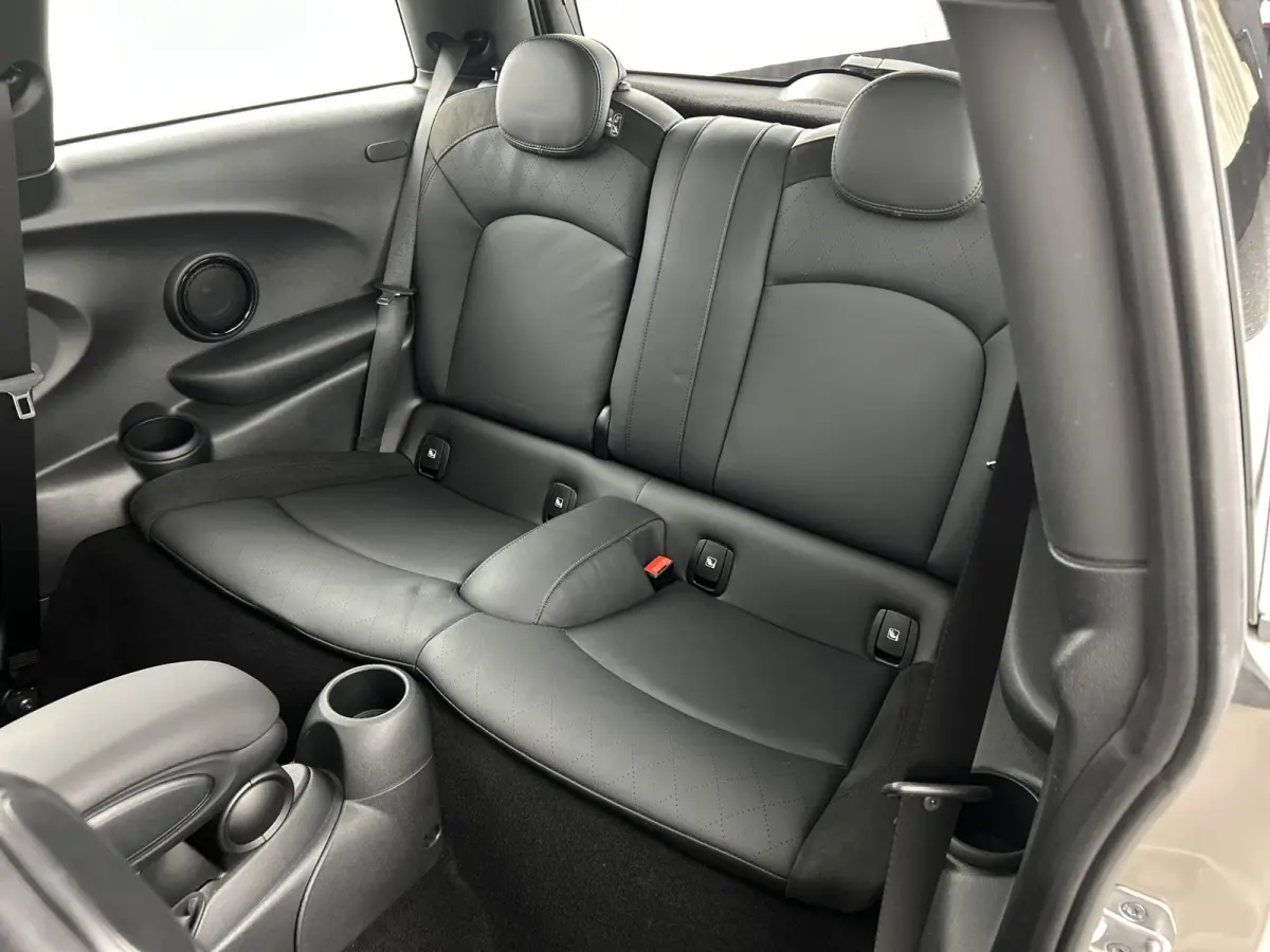 1.5 Aut. Premium Pano-dak/Leder/Sportstoelen/Camera/Keyless