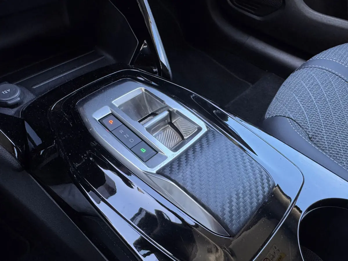 EV Allure Avantage 51 kWh | Demodeal | Camera Voor/Achter | Navigatie | Apple Carplay / Android Auto | DAB | Keyless Start | | 11 kW lader | Binnenspiegel automatisch dimmend | Bluetooth tel