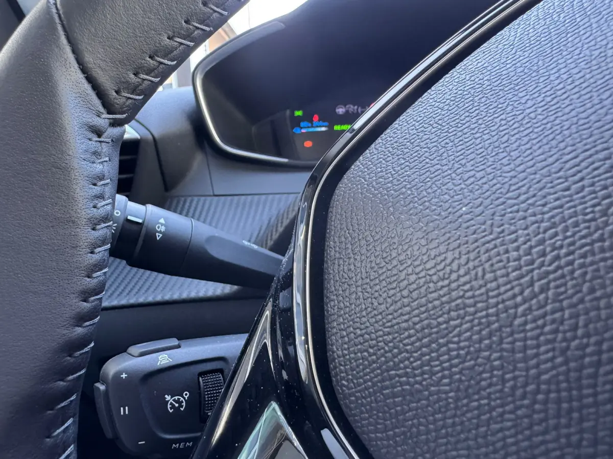 EV Allure Avantage 51 kWh | Demodeal | Camera Voor/Achter | Navigatie | Apple Carplay / Android Auto | DAB | Keyless Start | | 11 kW lader | Binnenspiegel automatisch dimmend | Bluetooth tel