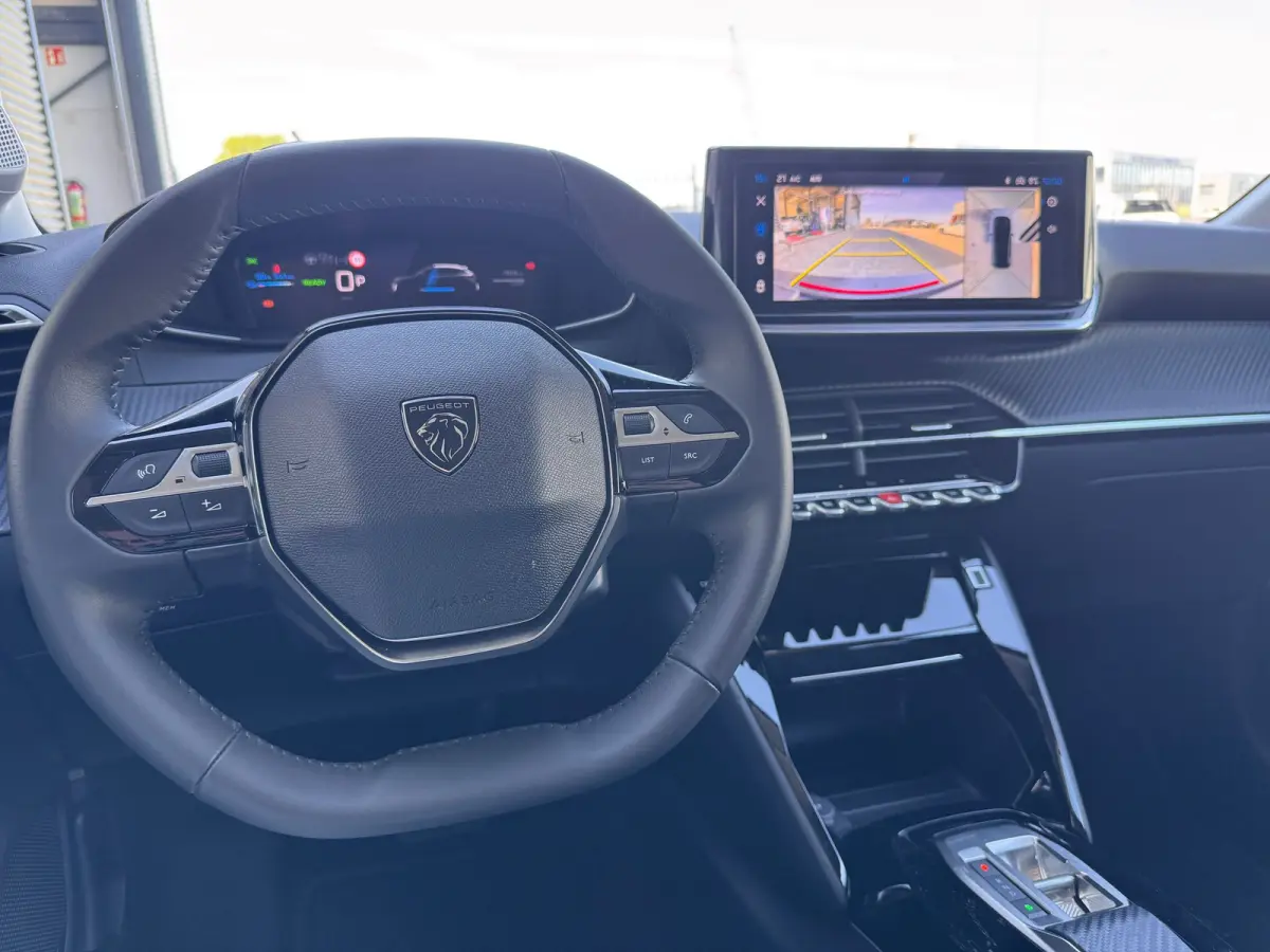 EV Allure Avantage 51 kWh | Demodeal | Camera Voor/Achter | Navigatie | Apple Carplay / Android Auto | DAB | Keyless Start | | 11 kW lader | Binnenspiegel automatisch dimmend | Bluetooth tel