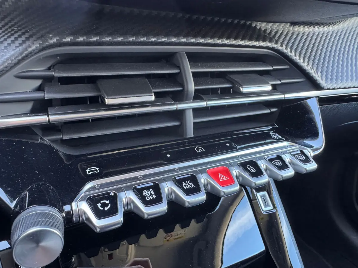 EV Allure Avantage 51 kWh | Demodeal | Camera Voor/Achter | Navigatie | Apple Carplay / Android Auto | DAB | Keyless Start | | 11 kW lader | Binnenspiegel automatisch dimmend | Bluetooth tel