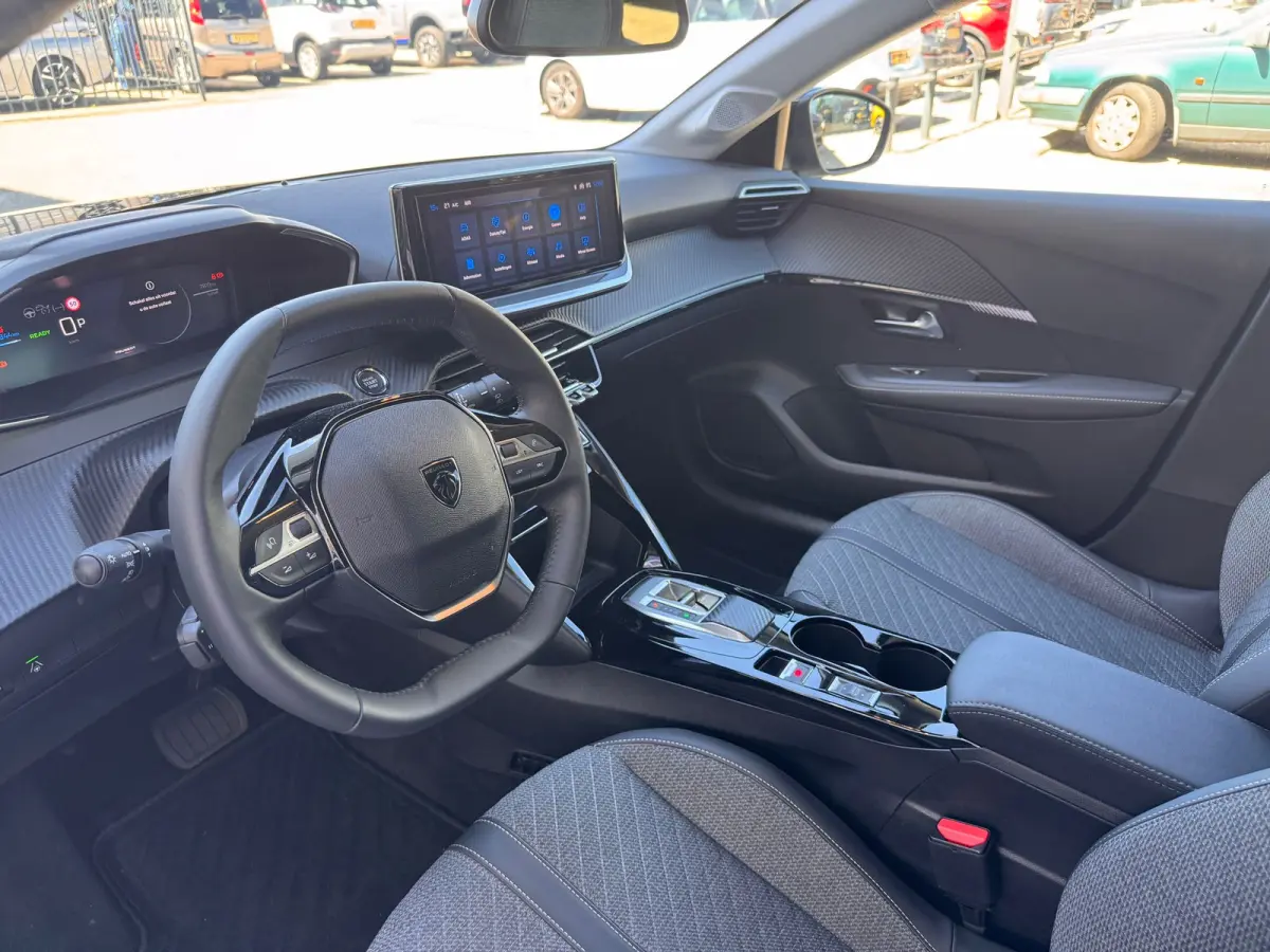 EV Allure Avantage 51 kWh | Demodeal | Camera Voor/Achter | Navigatie | Apple Carplay / Android Auto | DAB | Keyless Start | | 11 kW lader | Binnenspiegel automatisch dimmend | Bluetooth tel