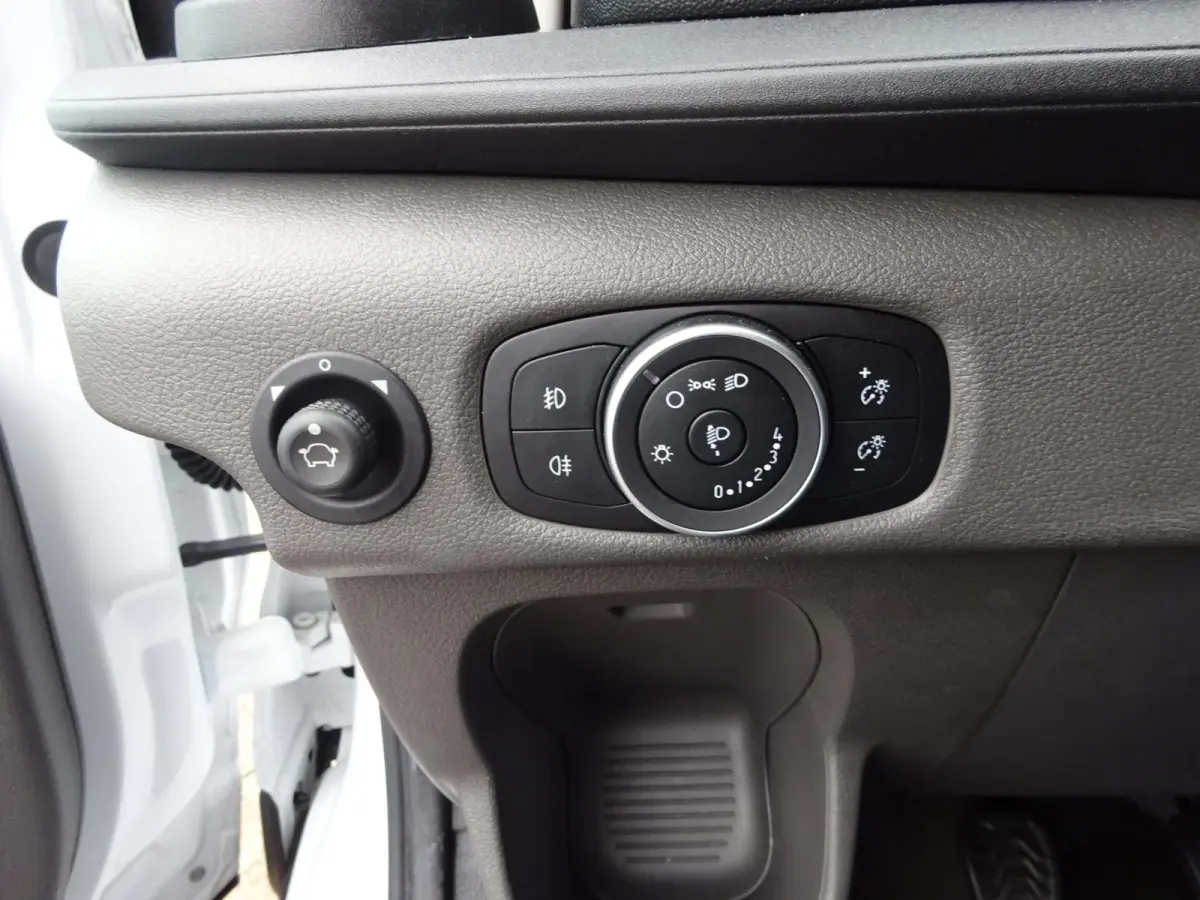 350 2.0 TDCI L4H3 Trend RWD AIRCO 3 ZITPLAATSEN