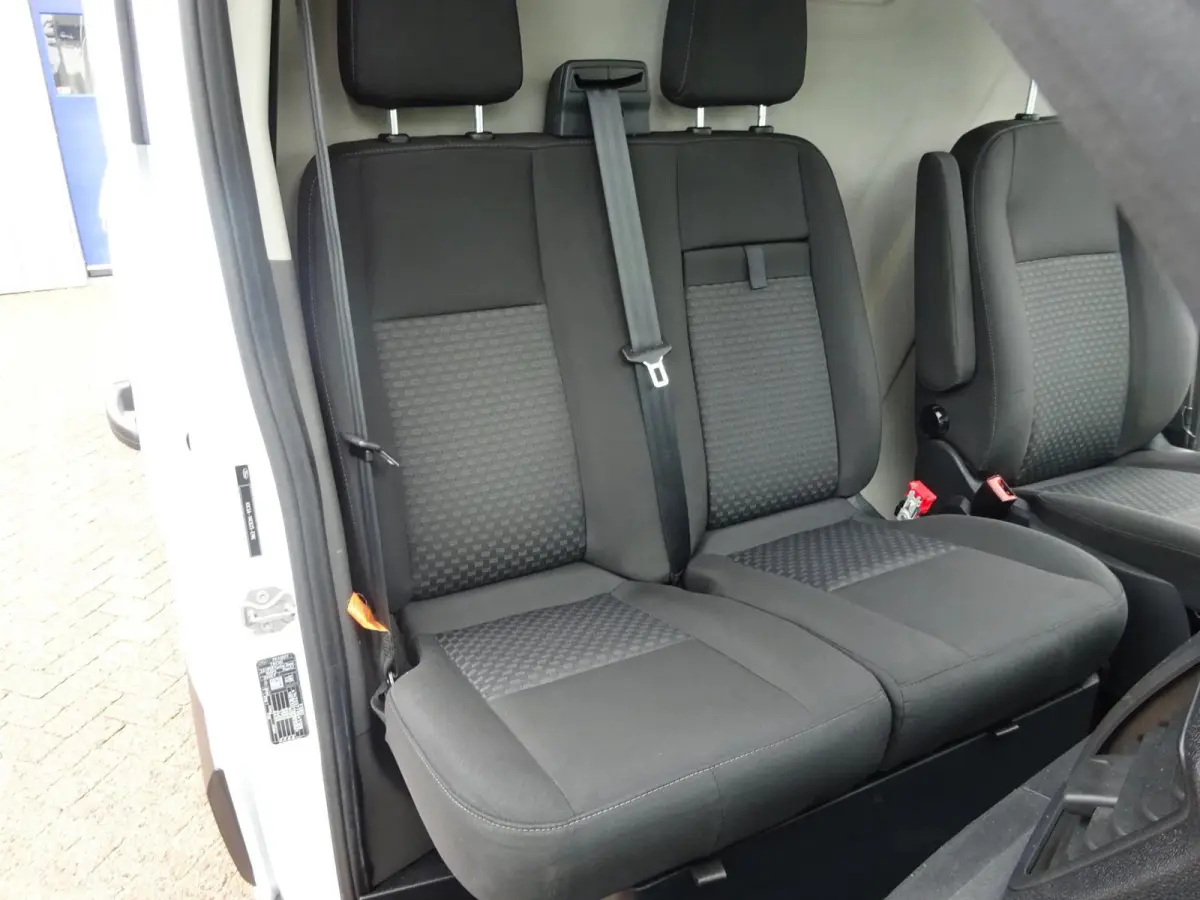 350 2.0 TDCI L4H3 Trend RWD AIRCO 3 ZITPLAATSEN