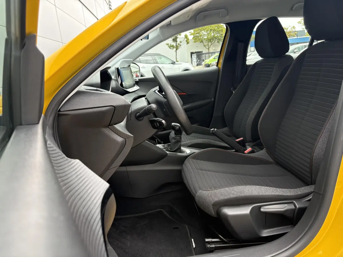 1.2 PureTech Active | Parkeerhulp | Cruise Control | Airco | Apple CarPlay/Android Auto
