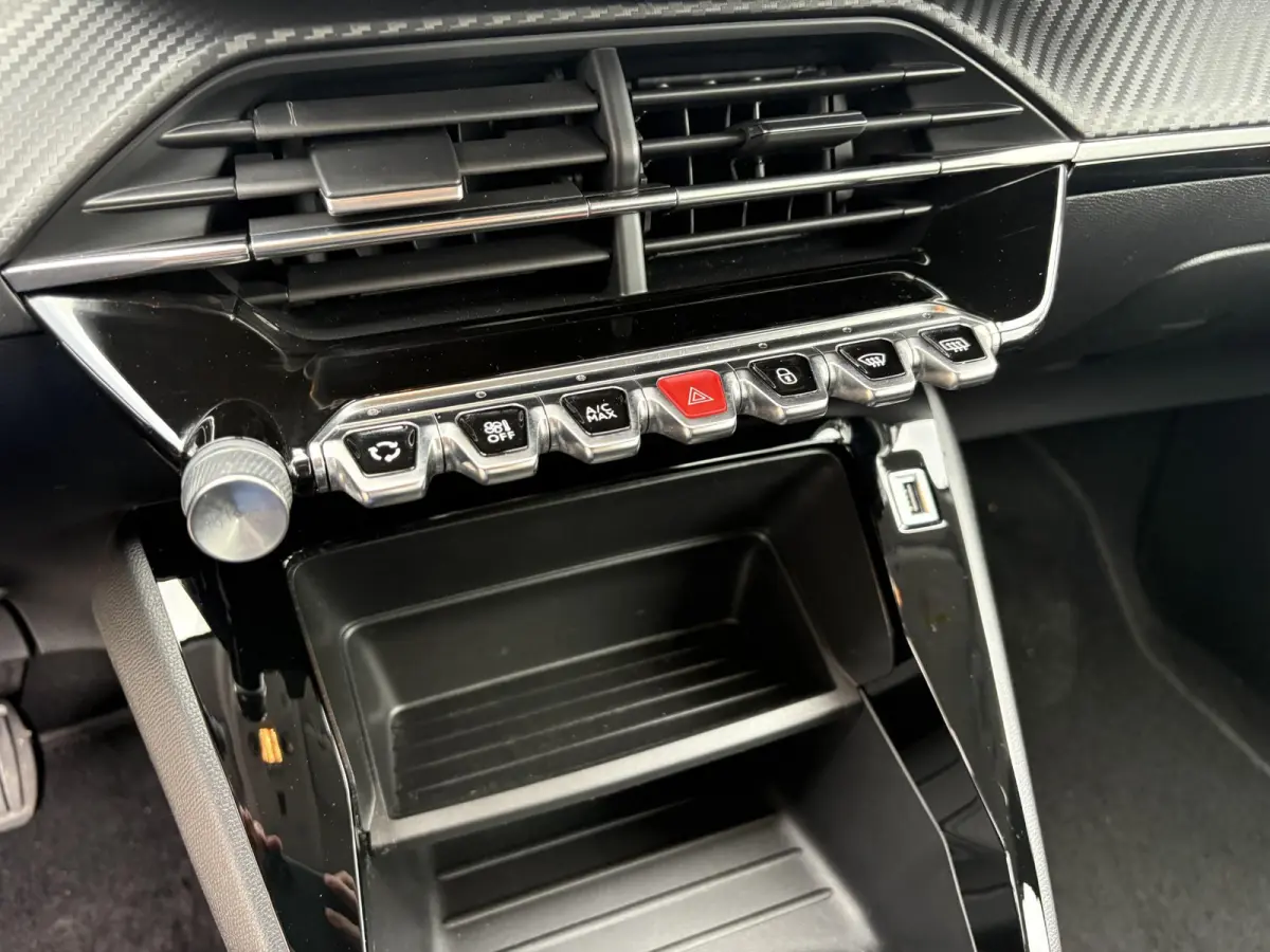 1.2 PureTech Active | Parkeerhulp | Cruise Control | Airco | Apple CarPlay/Android Auto