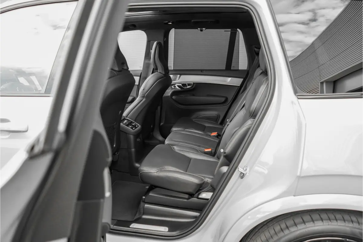 HEICO 2.0 T8 Plug-in AWD Ultra Black 7p Model 2027 B&W Pano Massage Stoelventilatie Trekhaak