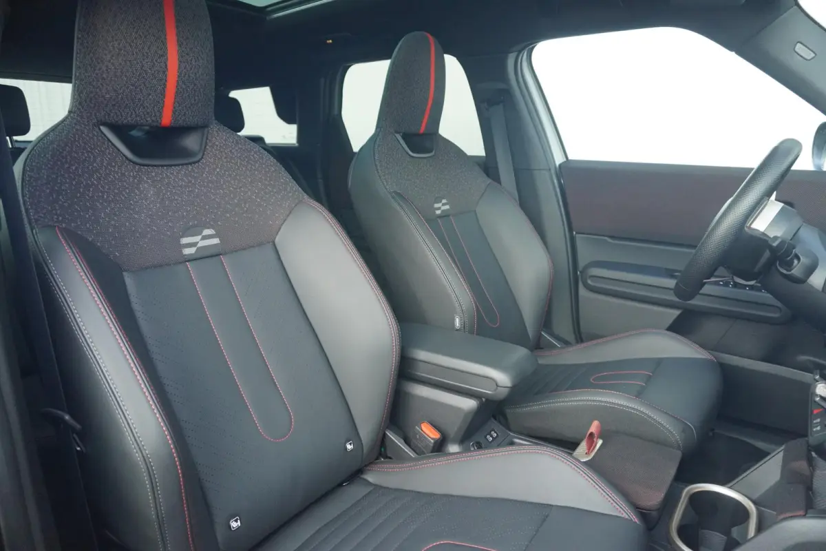 E John Cooper Works Trim | Pakket L | Harman Kardon | Panoramadak | Driving Assistant Plus | Stoel & Stuurverwarming