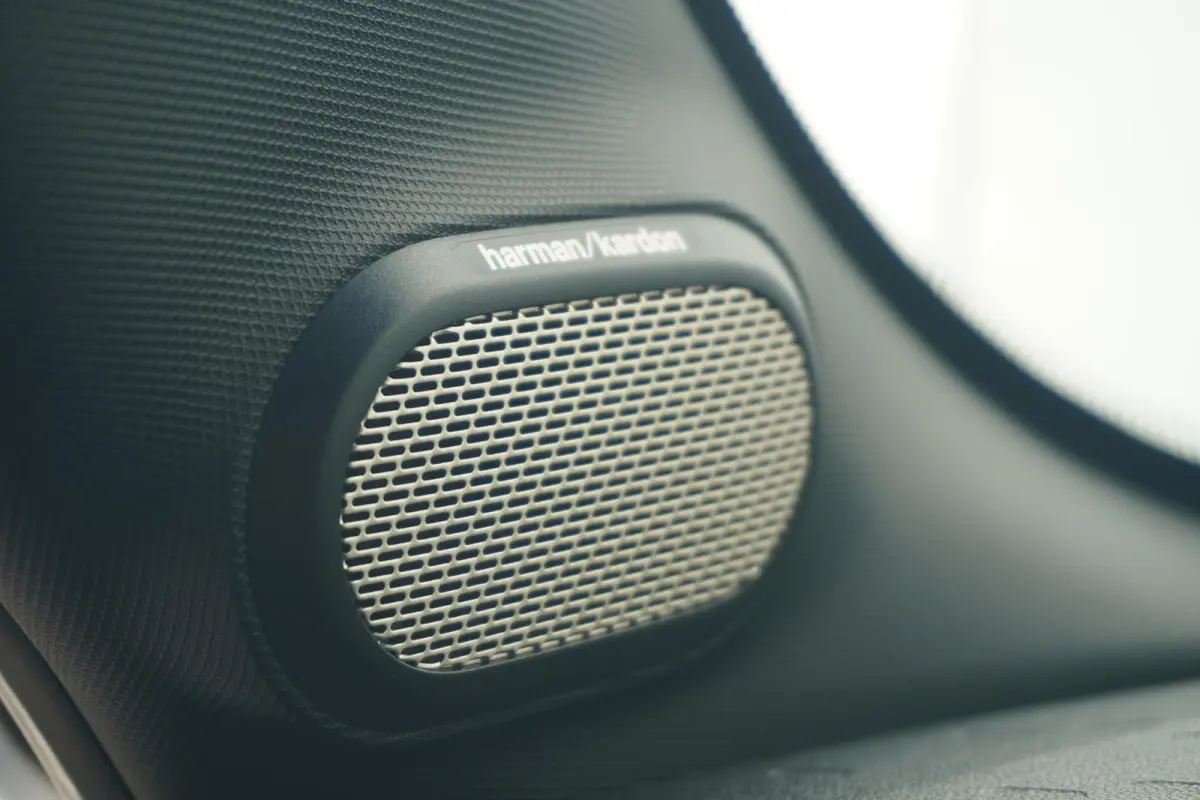 Cooper S John Cooper Works Trim | Pakket XL | Harman Kardon | Panoramadak | Driving Assistant Plus | Stoel & Stuurverwarming | Massagefunctie