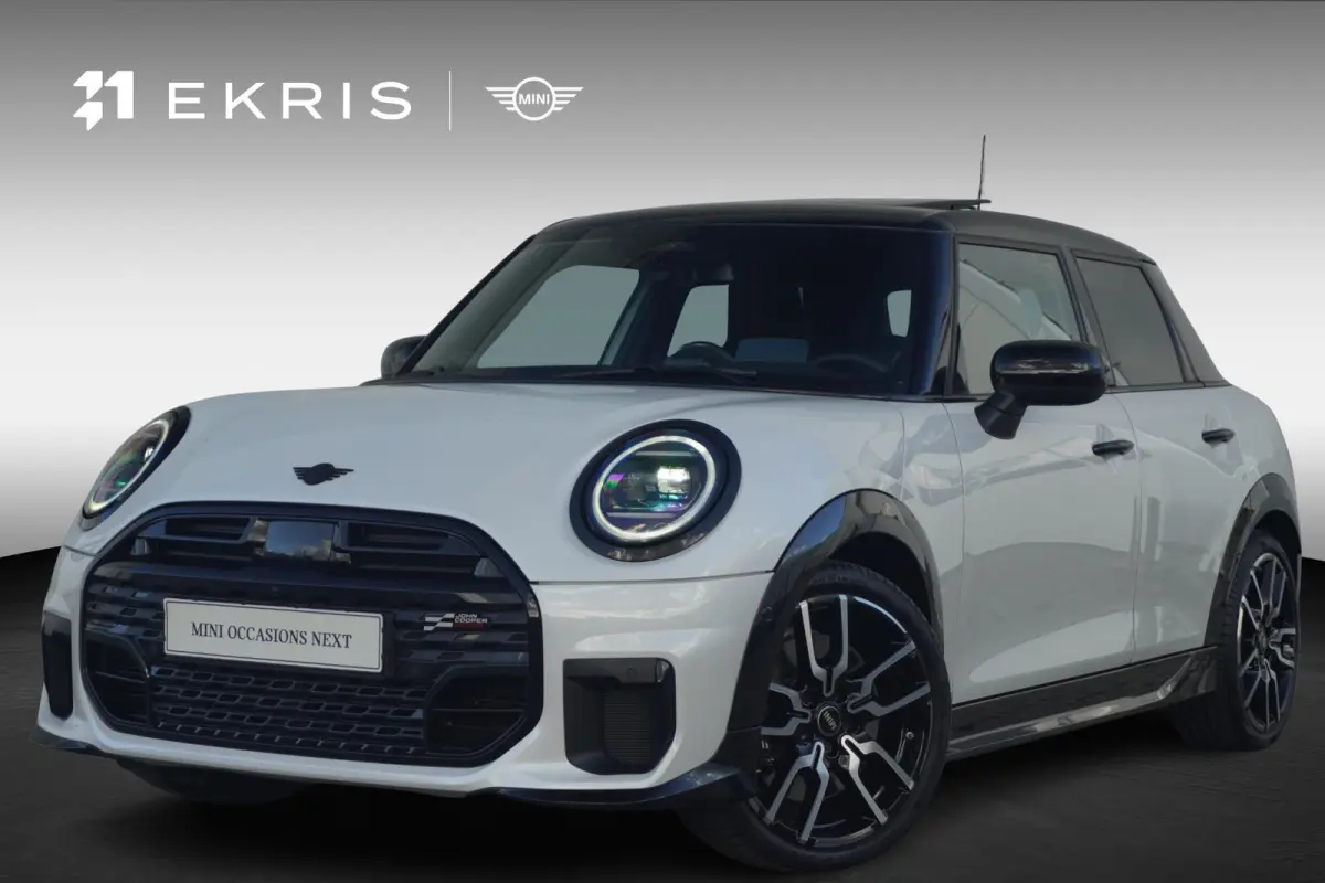 Cooper S John Cooper Works Trim | Pakket XL | Harman Kardon | Panoramadak | Driving Assistant Plus | Stoel & Stuurverwarming | Massagefunctie
