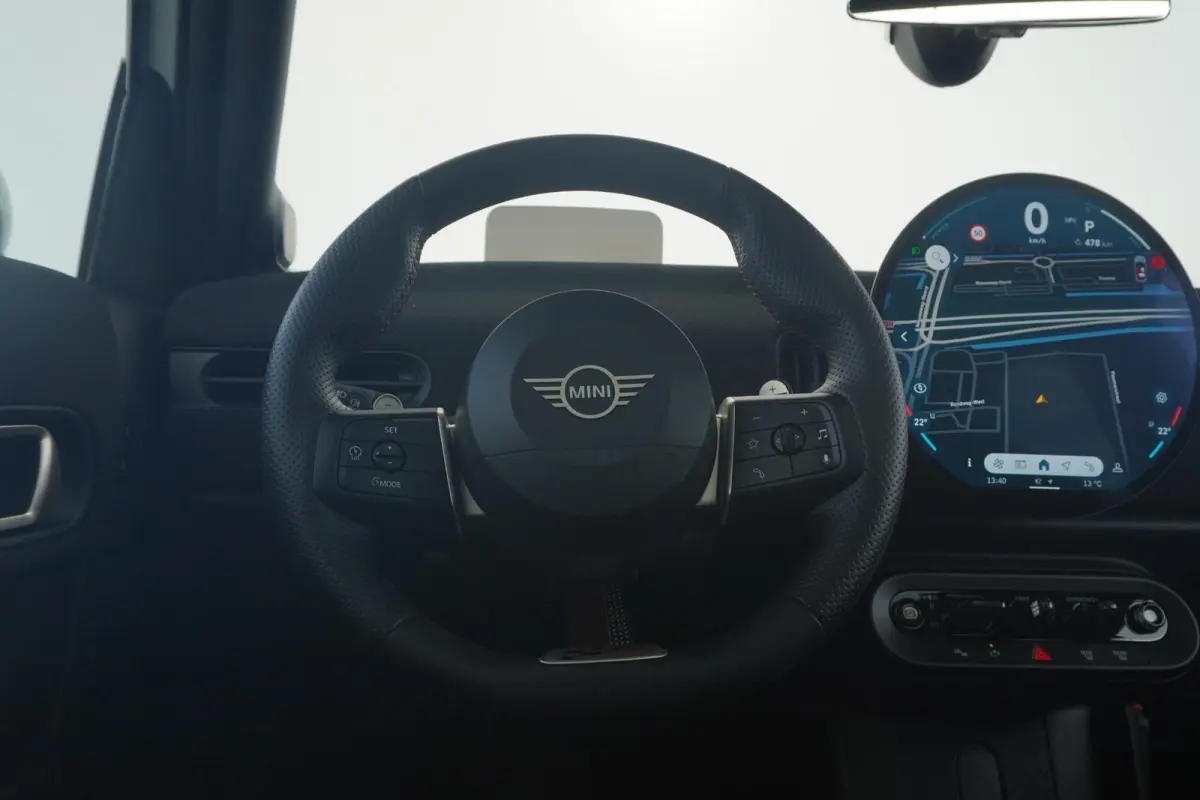 Cooper S John Cooper Works Trim | Pakket XL | Harman Kardon | Panoramadak | Driving Assistant Plus | Stoel & Stuurverwarming | Massagefunctie