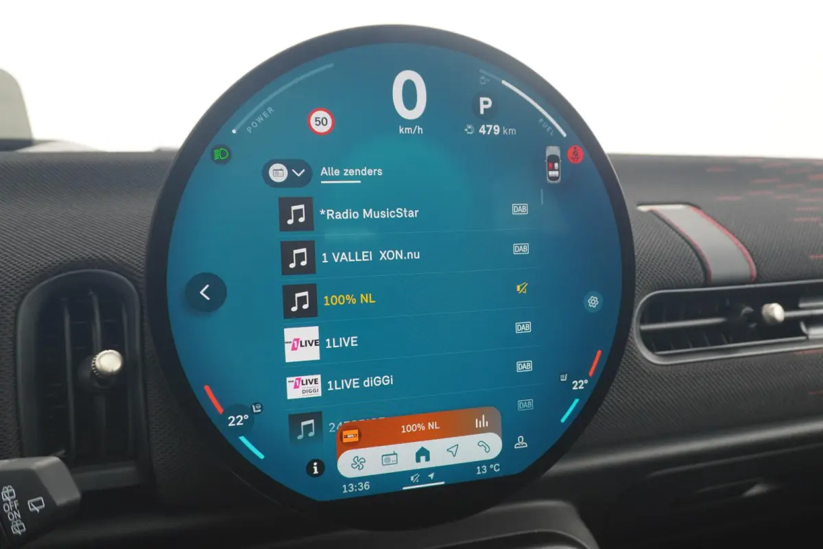 Cooper S John Cooper Works Trim | Pakket XL | Harman Kardon | Panoramadak | Driving Assistant Plus | Stoel & Stuurverwarming | Massagefunctie