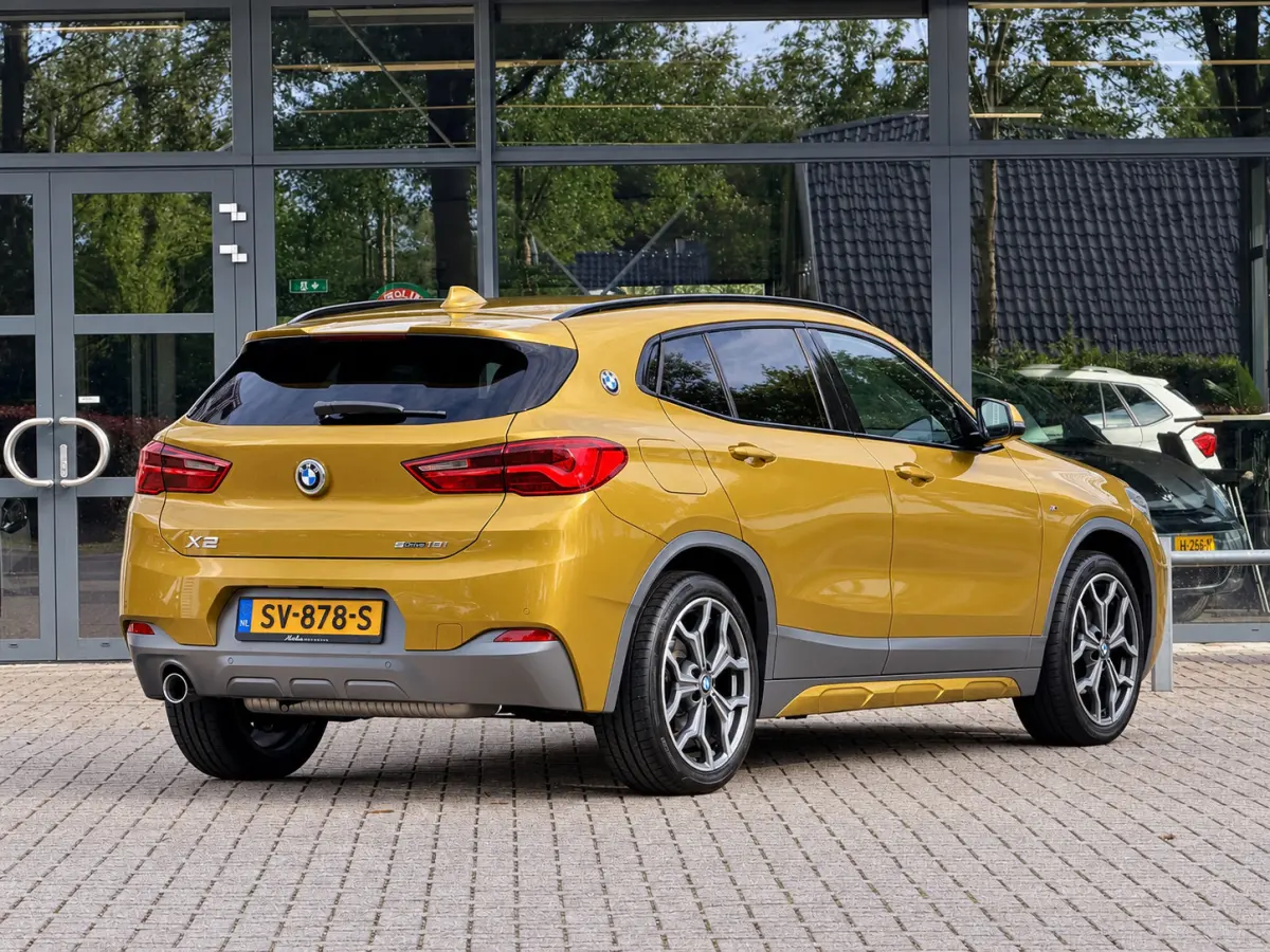 sDrive18i Executive | Automaat | M Sport | Trekhaak | Carplay | Cruise | PDC | Sportstoelen| 19" LMV| Navi