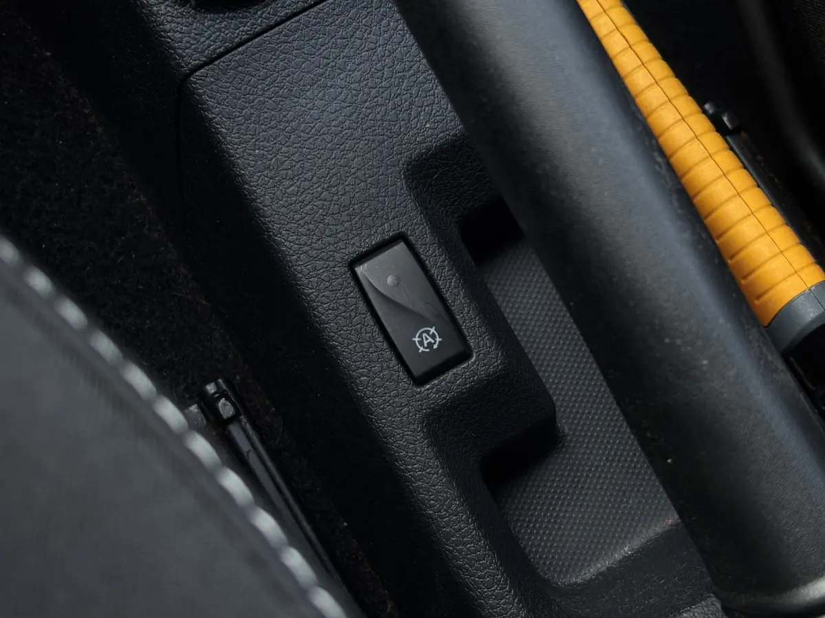 0.9 TCe Laureate | Org. NL | 1e eig! | Trekhaak | Navigatie | Parkeersensoren | Airco