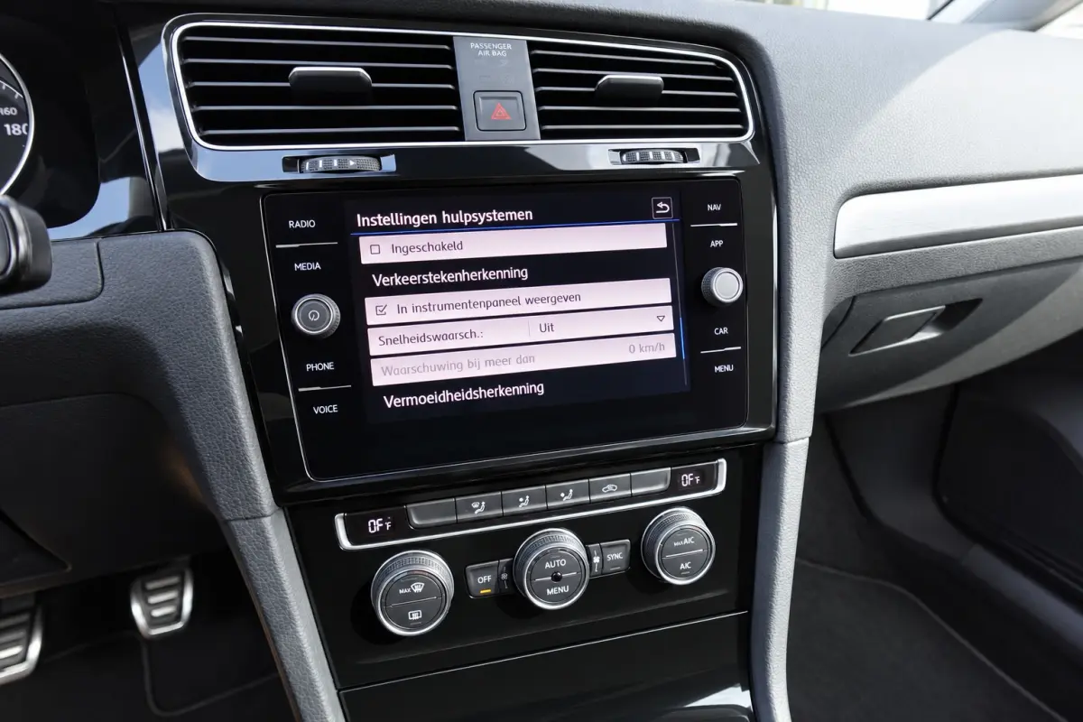 1.0 TSI Comfortline KEYLESS CAM ACC