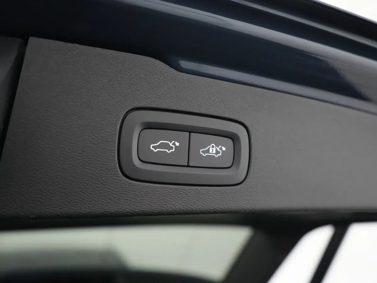 T6 Recharge AWD Inscription | Achterbank verwarmd | Achteruitrijcamera | Audio installatie