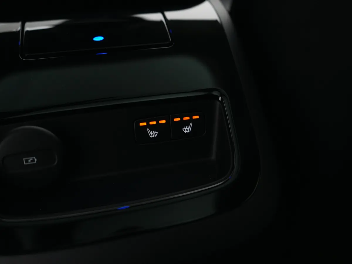 T6 Recharge AWD Inscription | Achterbank verwarmd | Achteruitrijcamera | Audio installatie