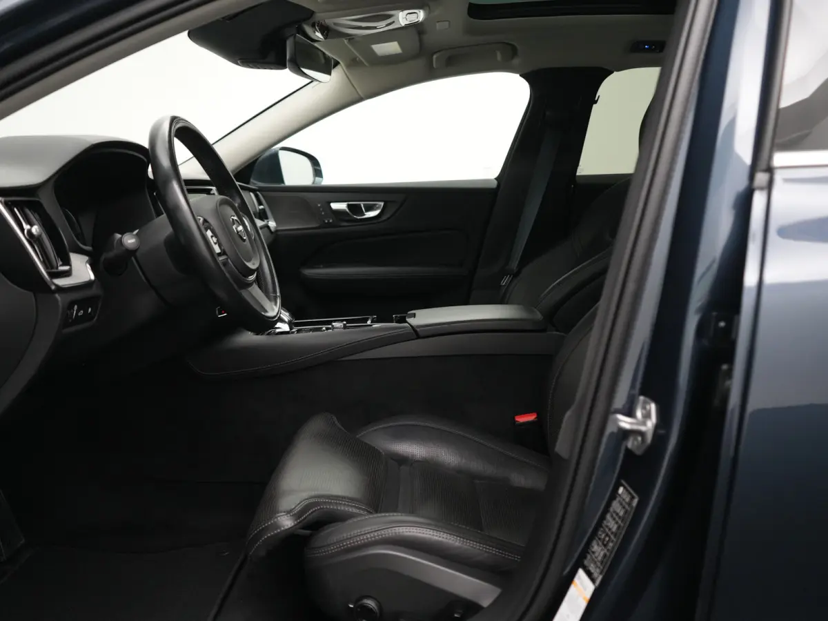 T6 Recharge AWD Inscription | Achterbank verwarmd | Achteruitrijcamera | Audio installatie