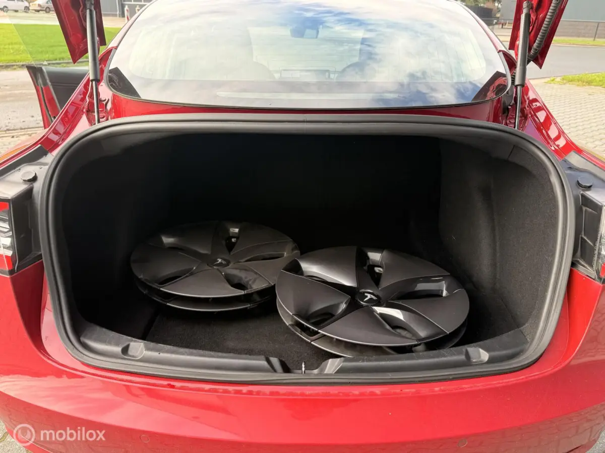 Long Range Dual Motor AWD| Speciale Rode Lak | 18" Aero | 1e eigenaar