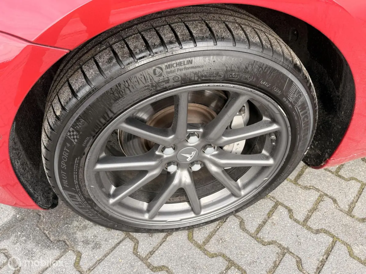 Long Range Dual Motor AWD| Speciale Rode Lak | 18" Aero | 1e eigenaar
