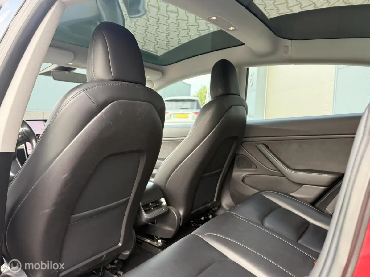 Long Range Dual Motor AWD| Speciale Rode Lak | 18" Aero | 1e eigenaar