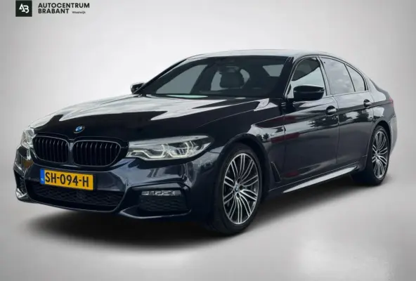 530i High Executive (NL-auto, Dealer OndH, Navi, StoelV, Harman/Kardon, Camera, Head-up, Comfort Stoelen, Etc)