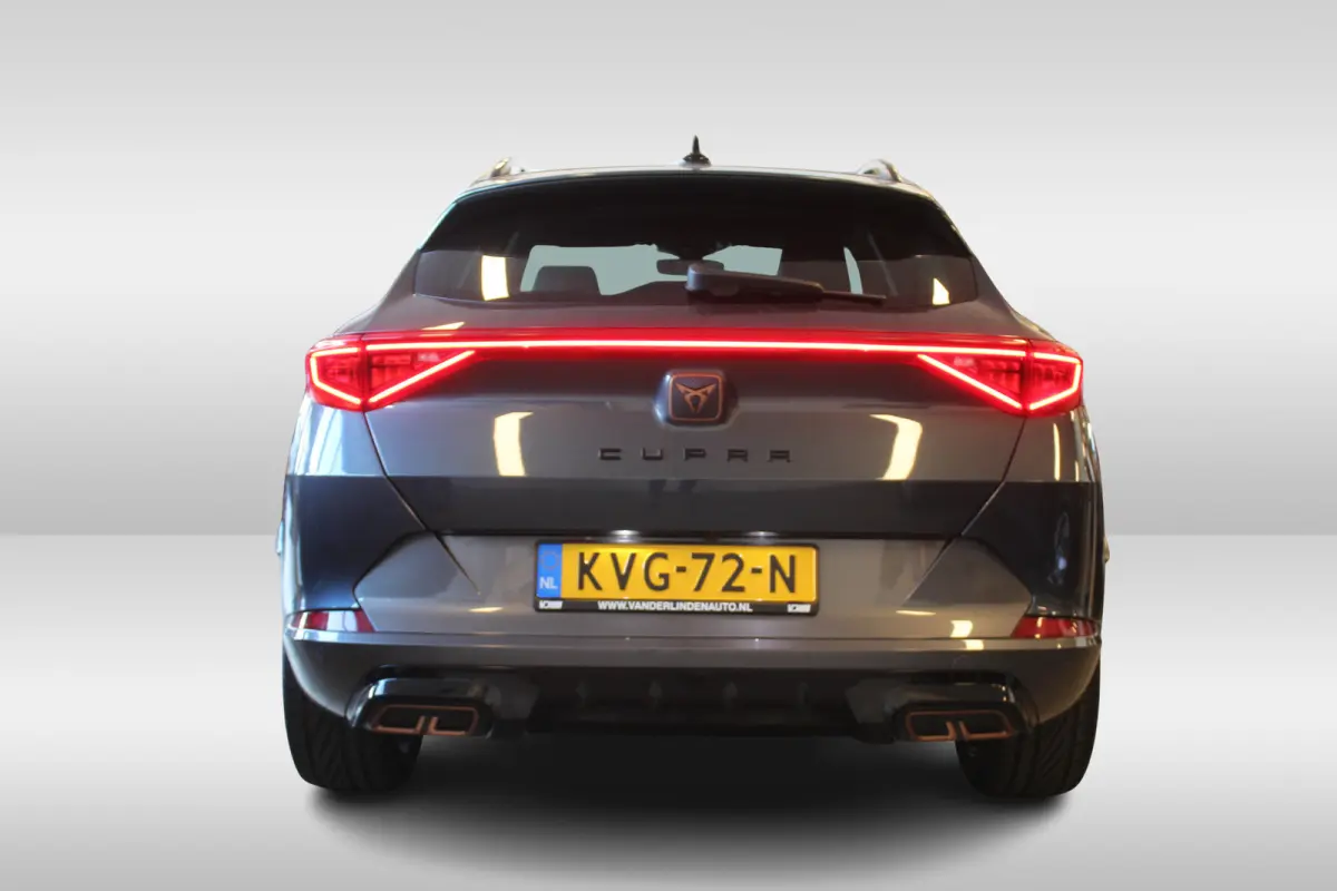 1.4 TSI e-Hybrid Essential l Adaptieve Cruise Control l PDC l Achteruitrijcamera l Stuur- en Stoelverwarming l Keyless l Navi l Clima l Apple Carplay/ Android Auto