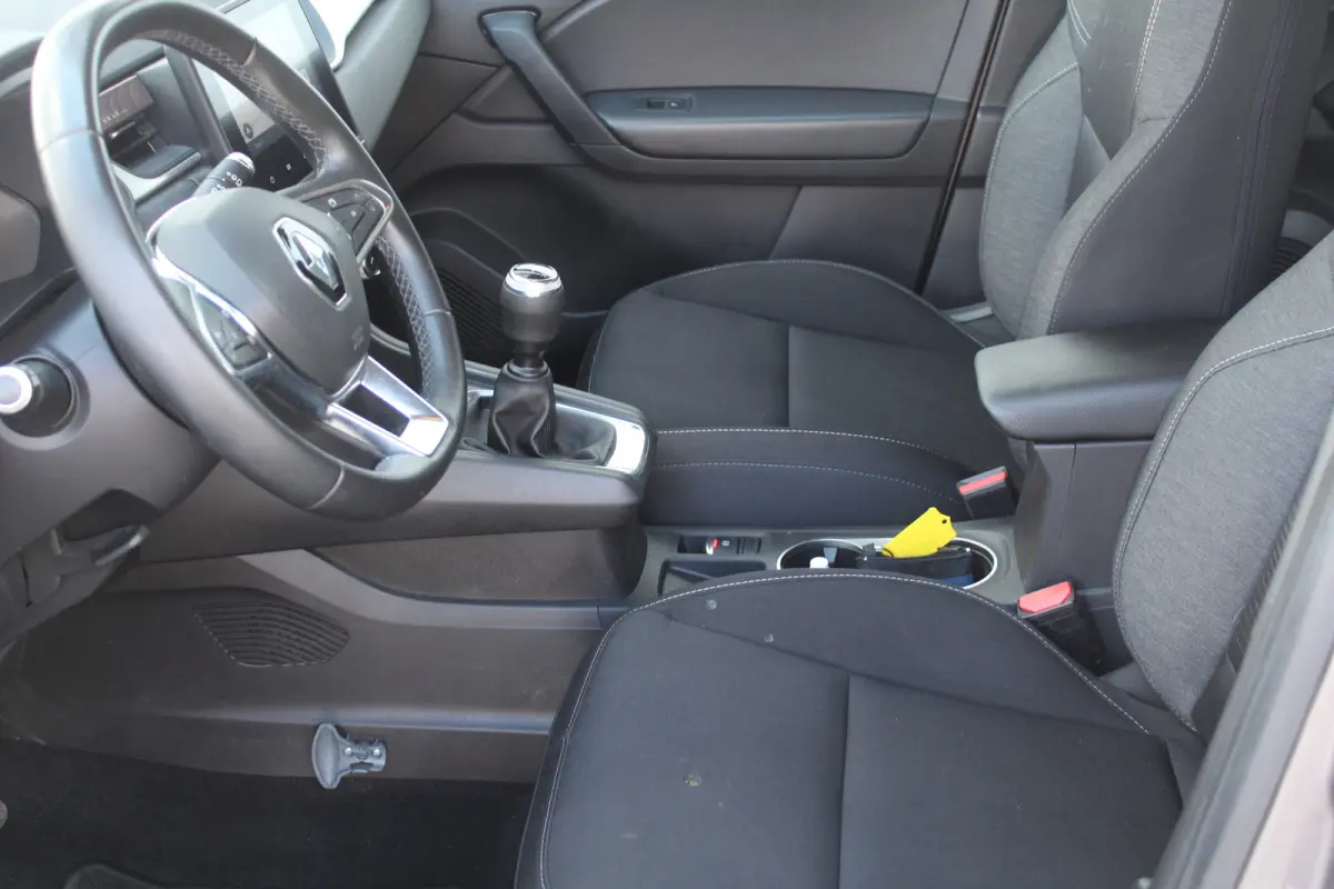 1.0 TCe 100 Business Zen l Cruise Control l Lane Assist l PDC l Achteruitrijcamera l Airco l Navigatie l Vaste trekhaak