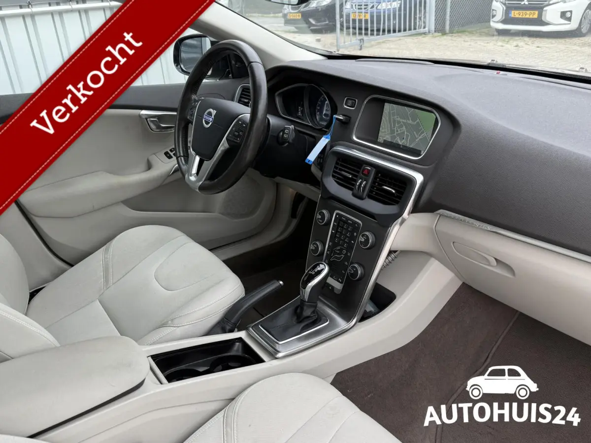 1.5 T3 AUTOMAAT Momentum |ACC|Dealer Onderhouden|1-eigenaar!