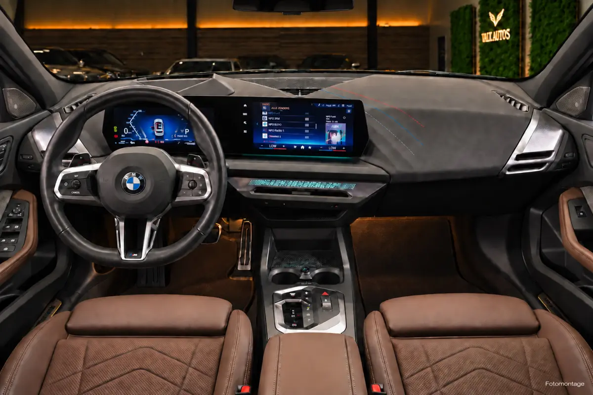 120 M-Sport - Head-up - 360° - Mokka
