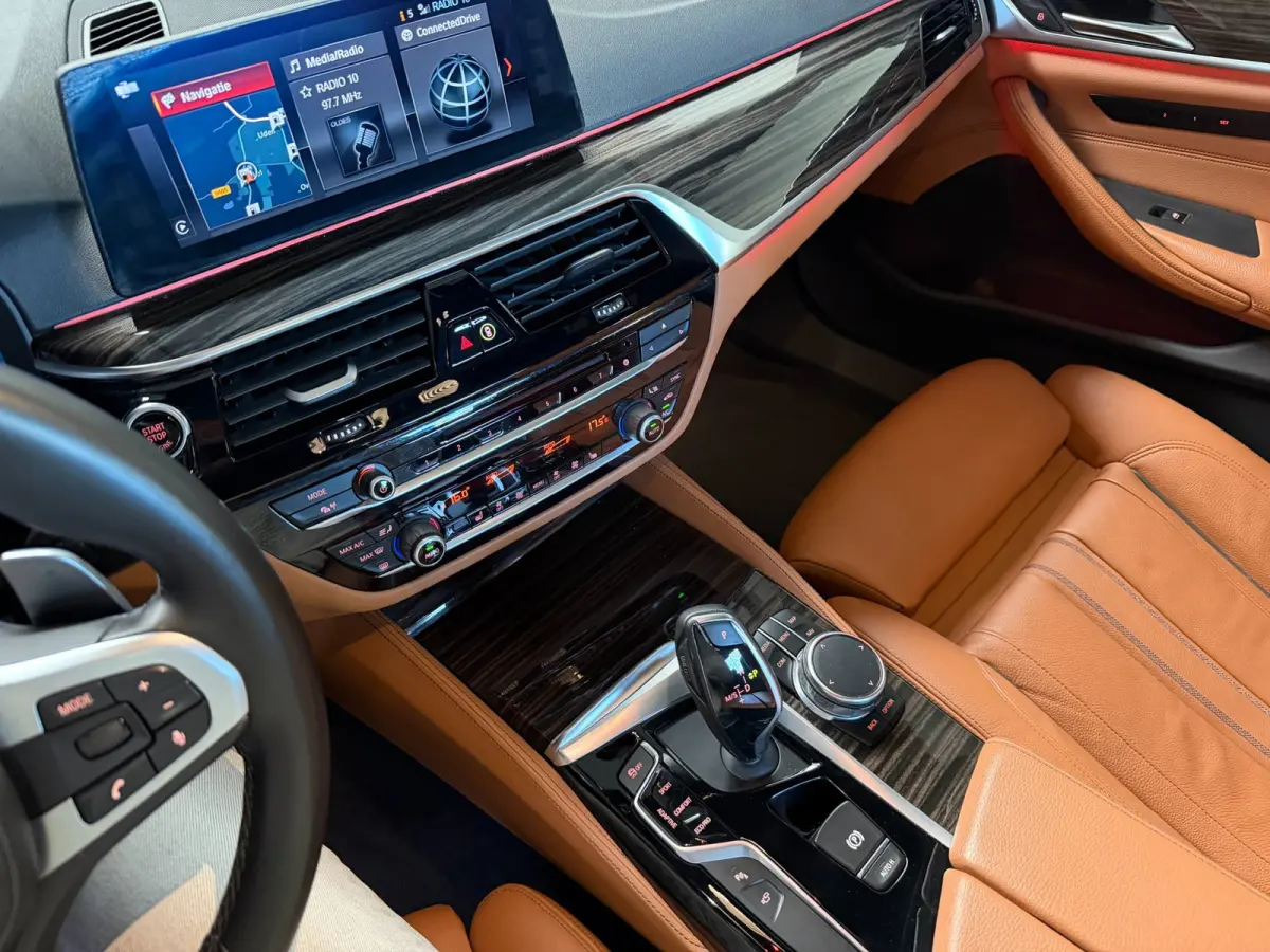 530i M-Sport - Schuifdak - Cognac
