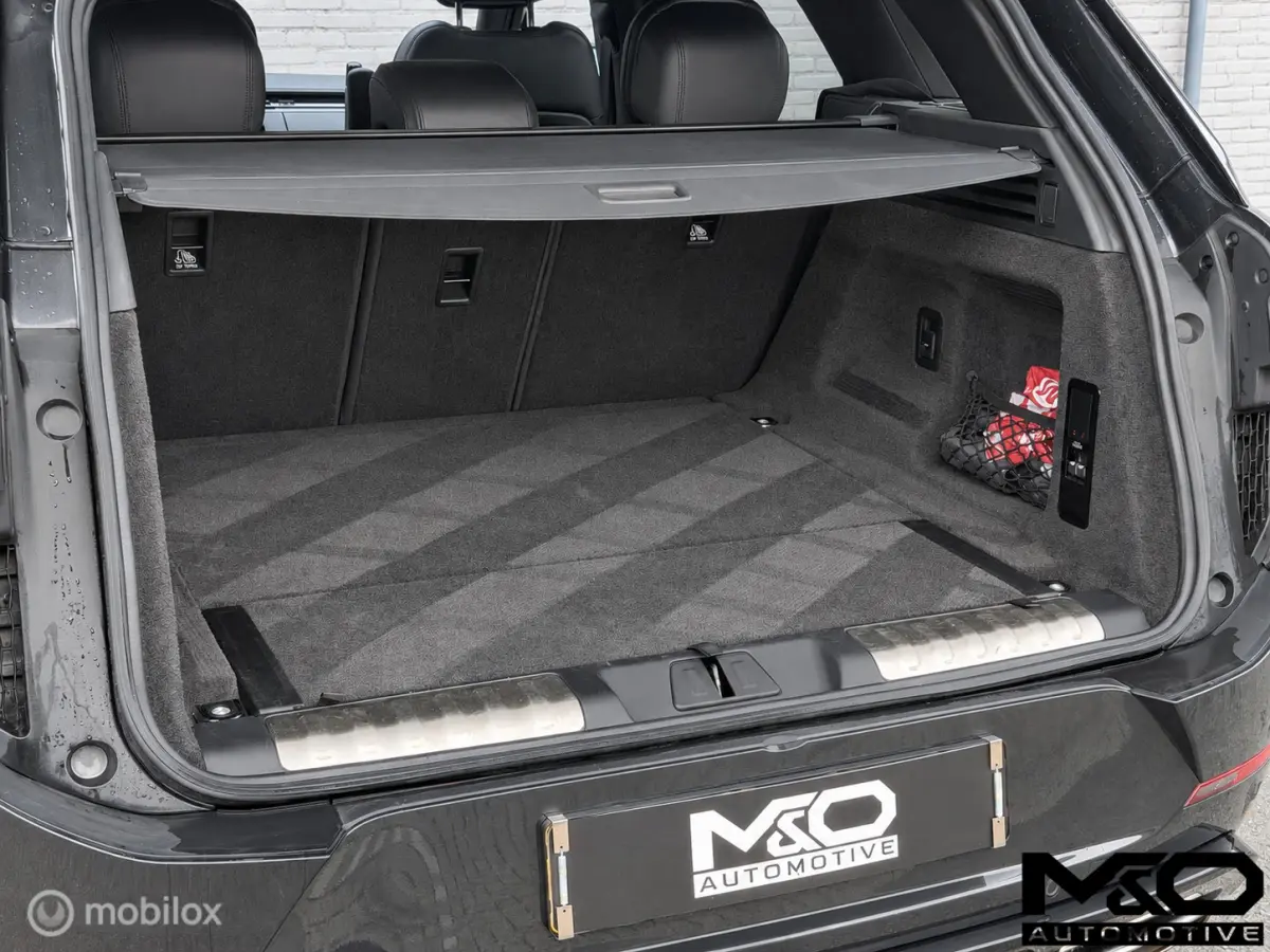 3.0 P550e Autobiography|BTW|23”| PANO|KOELBOX|ALCANTARA|MASSAGE