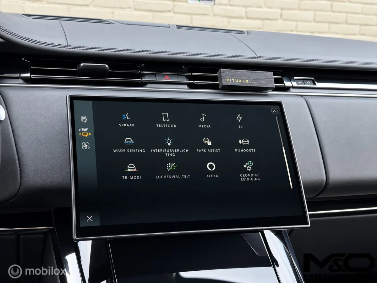 3.0 P550e Autobiography|BTW|23”| PANO|KOELBOX|ALCANTARA|MASSAGE