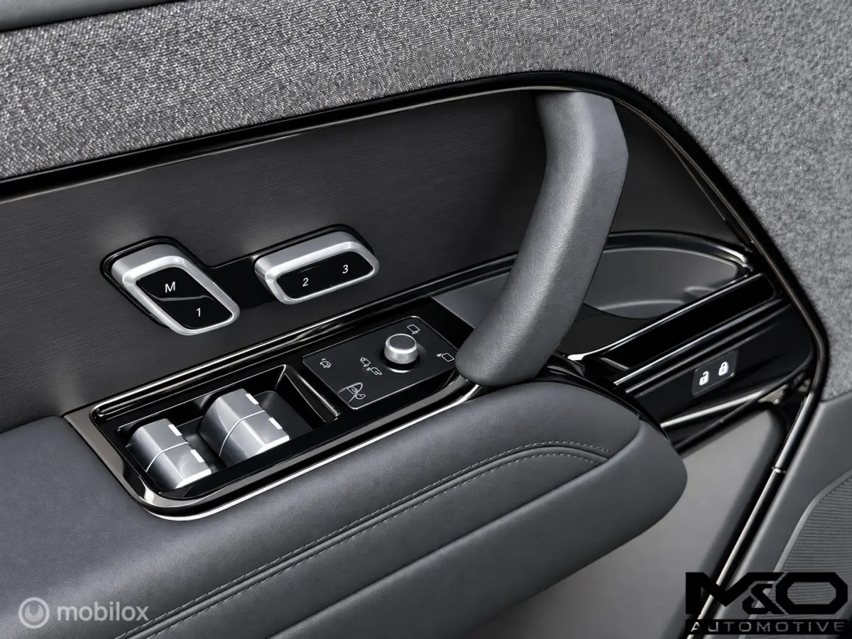3.0 P550e Autobiography|BTW|23”| PANO|KOELBOX|ALCANTARA|MASSAGE