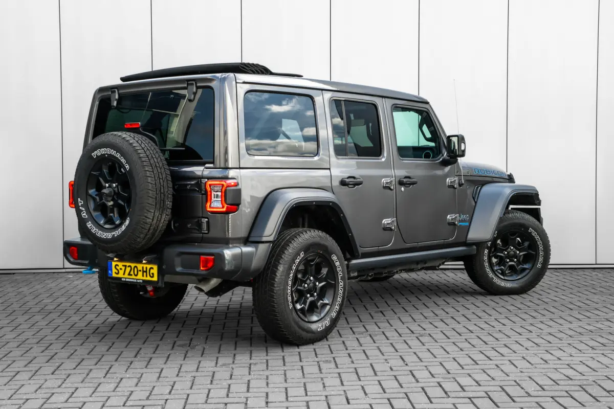 4xe 380 Rubicon l Elekt. Schuifdak l Stoel/Stuurverwarming l Leder l Dodehoek Assist l LED l Navi l Camera l