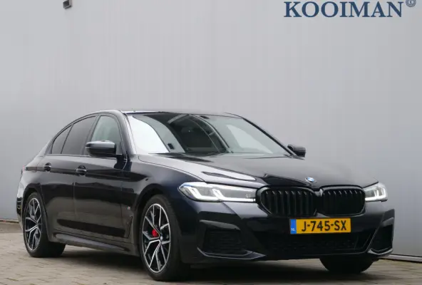 520i High Executive Edition 184 Pk Automaat M-pakket / Navi / DAB / Apple Carplay / Leer