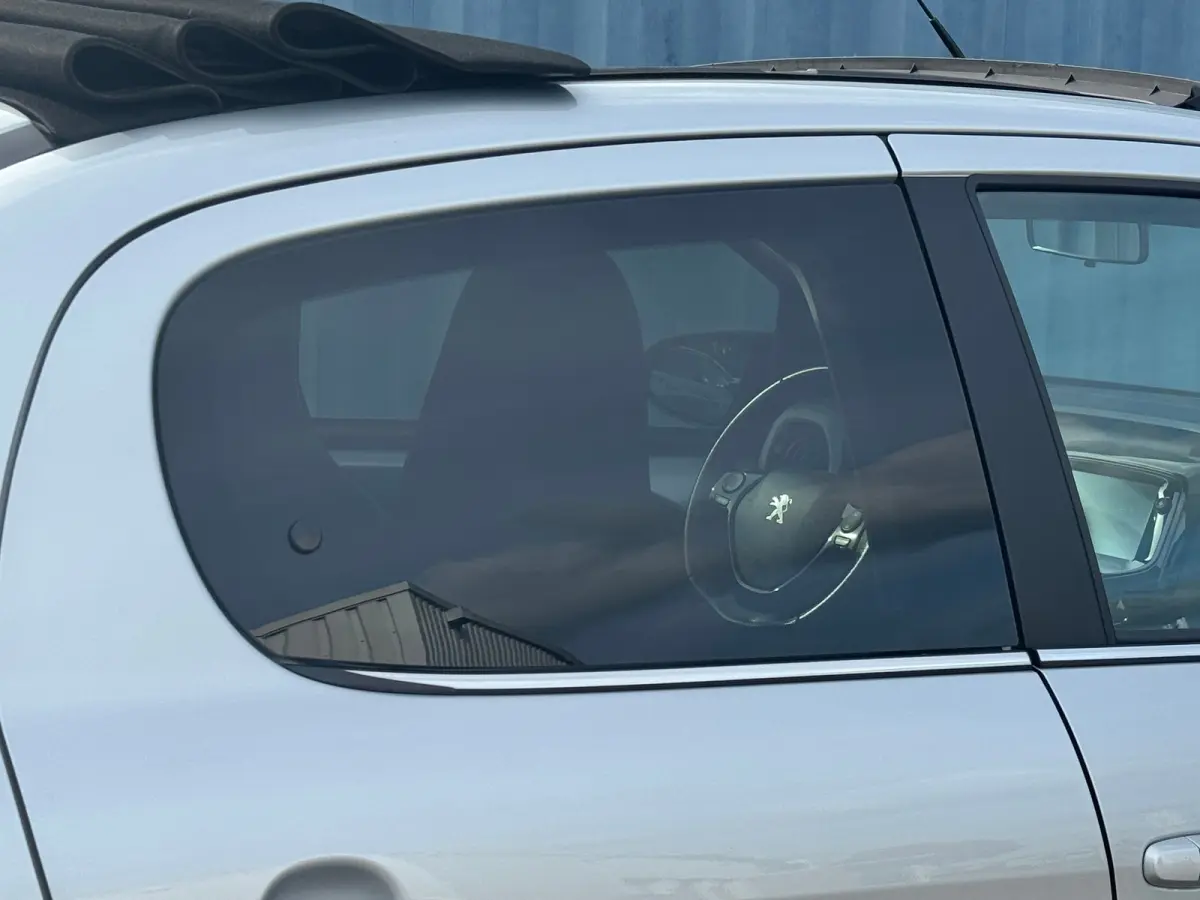 1.0 e-VTi Allure TOP! Achteruitrijcamera | Armsteun | Airco | All season banden | Apple carplay & Android auto