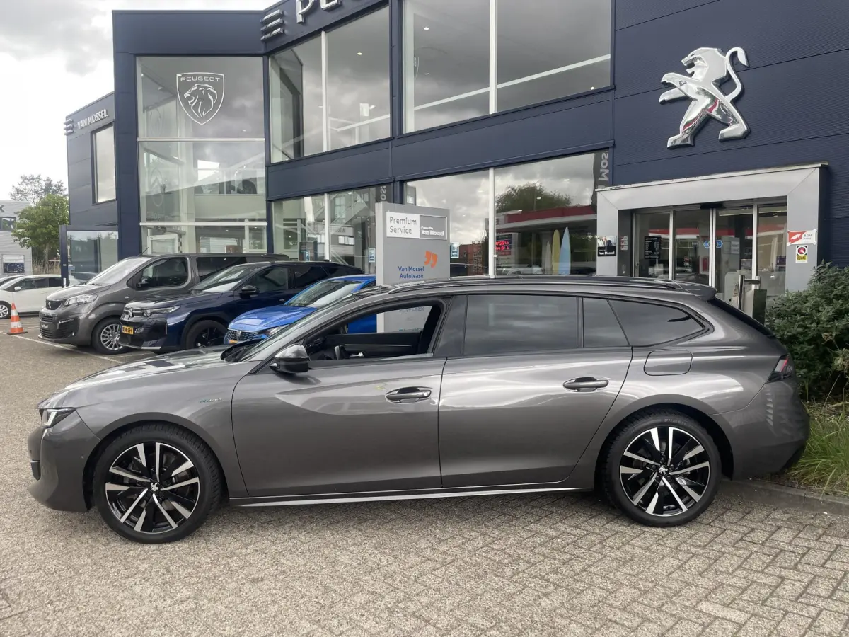 1.6 HYbrid 225 GT