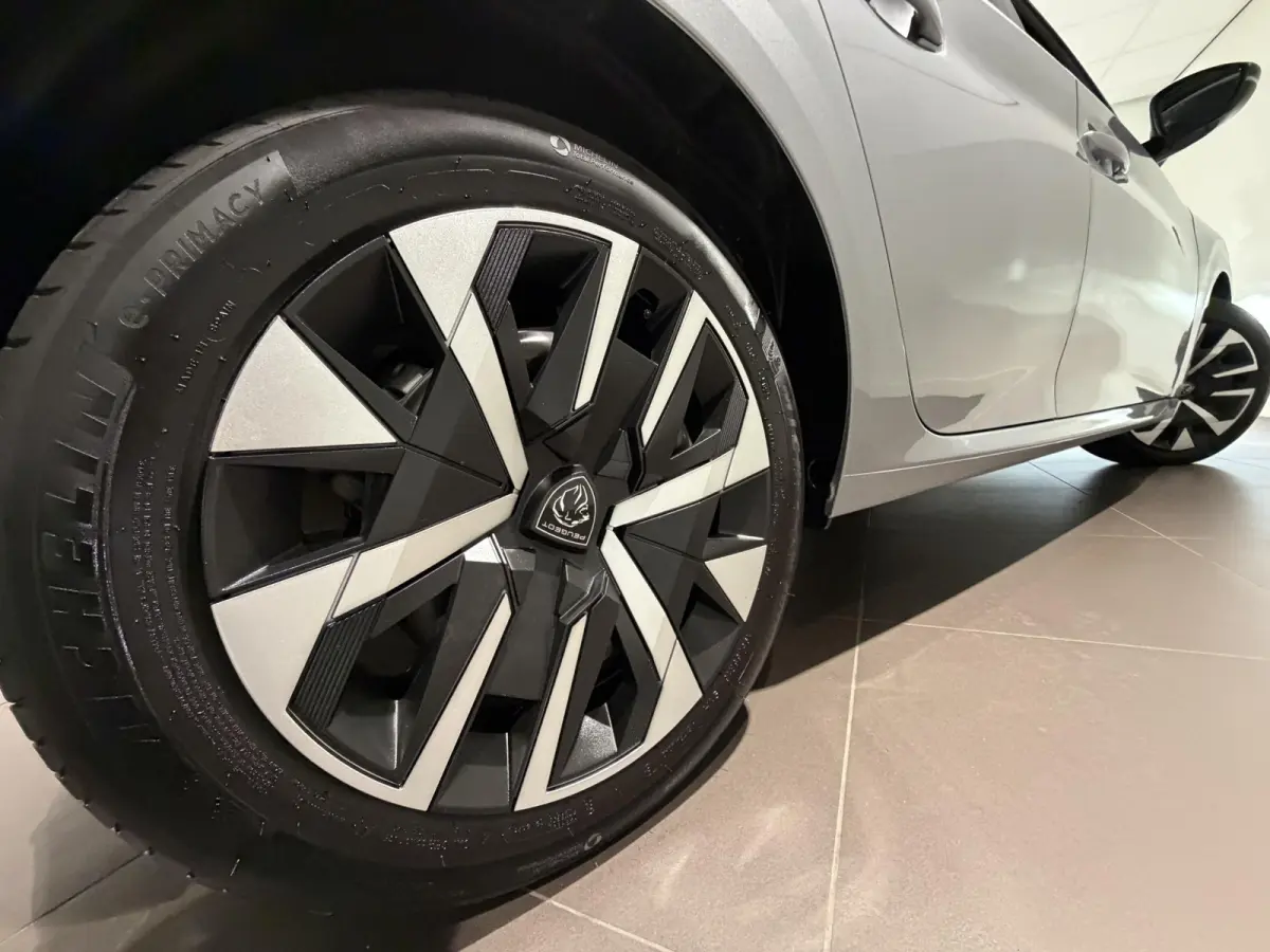 1.2 Hybrid 110 e-DCS6 Business | Automaat | Camera Achter | Navigatie | Apple Carplay/Android Auto |