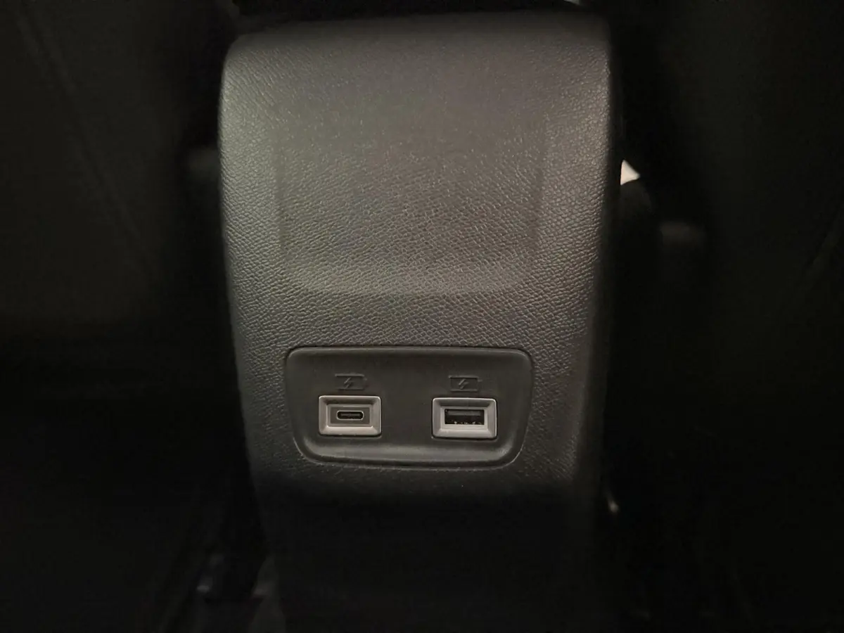 1.2 Hybrid 110 e-DCS6 Business | Automaat | Camera Achter | Navigatie | Apple Carplay/Android Auto |