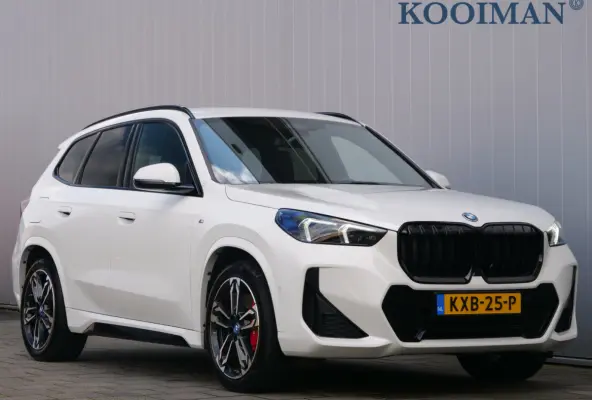 xDrive25e M-Sport Pro 245 Pk Automaat Navi / DAB / Apple Carplay / Camera's / Stoelverwarming