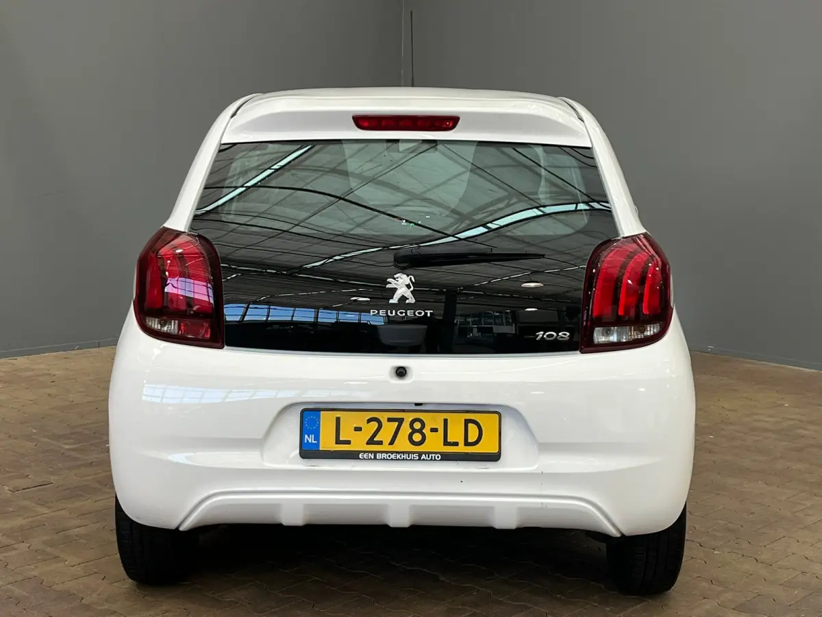 1.0 e-VTi Active Camera | Carplay | Airco | Bleutooth | Centrale Vergrendeling | LED Dagrij | Elek. Ramen | Achteruitrijcamera | Airco | Apple Carplay/Android Auto|telefoonintegratie premium