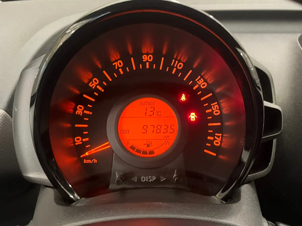 1.0 e-VTi Active Camera | Carplay | Airco | Bleutooth | Centrale Vergrendeling | LED Dagrij | Elek. Ramen | Achteruitrijcamera | Airco | Apple Carplay/Android Auto|telefoonintegratie premium