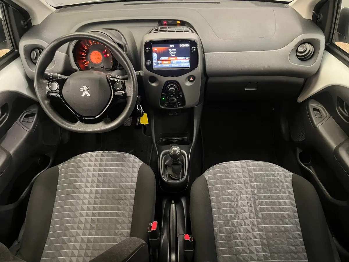 1.0 e-VTi Active Camera | Carplay | Airco | Bleutooth | Centrale Vergrendeling | LED Dagrij | Elek. Ramen | Achteruitrijcamera | Airco | Apple Carplay/Android Auto|telefoonintegratie premium