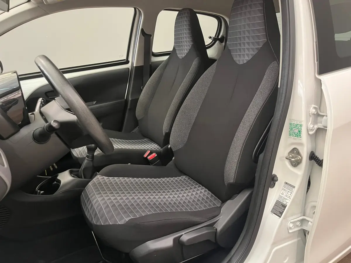 1.0 e-VTi Active Camera | Carplay | Airco | Bleutooth | Centrale Vergrendeling | LED Dagrij | Elek. Ramen | Achteruitrijcamera | Airco | Apple Carplay/Android Auto|telefoonintegratie premium